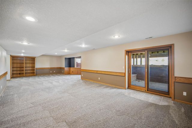 3405 NE Briarwood Drive, Ankeny, IA 50021