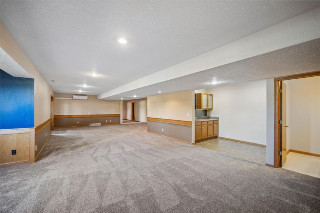 3405 NE Briarwood Drive, Ankeny, IA 50021