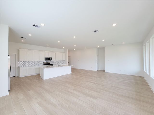 17850 Aile Pierre Pass, Conroe, TX 77302