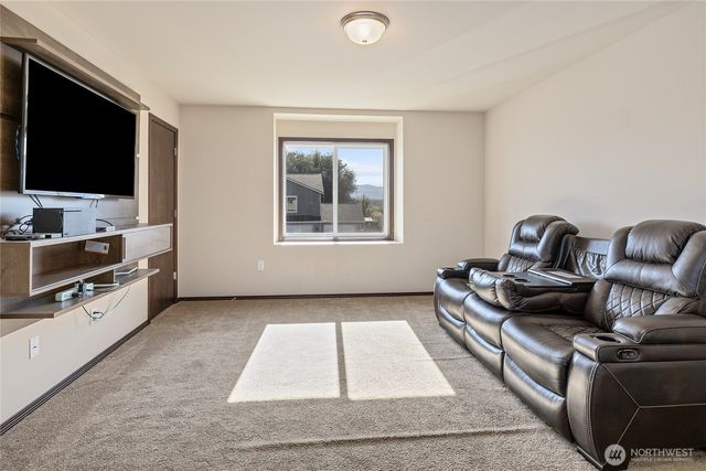 2210 N Creeksedge Way, Ellensburg, WA 98926