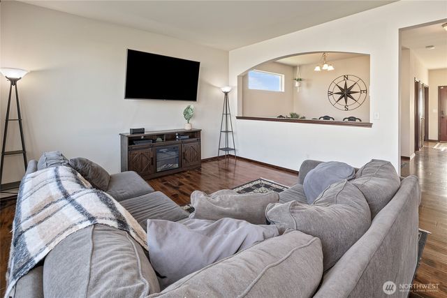 2210 N Creeksedge Way, Ellensburg, WA 98926