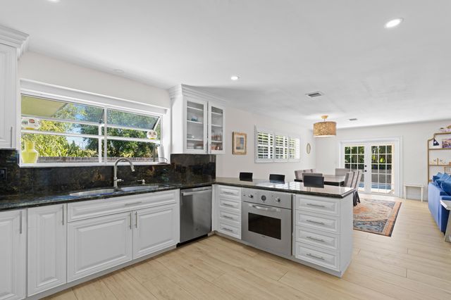 486 NW 1st Street, Boca Raton, FL 33432