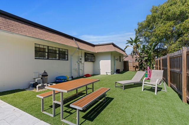 486 NW 1st Street, Boca Raton, FL 33432