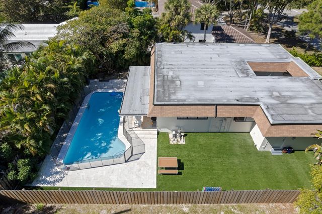 486 NW 1st Street, Boca Raton, FL 33432