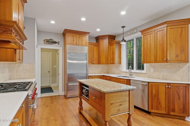 2 Stable Lane, Saratoga Springs, Outside, NY 12866