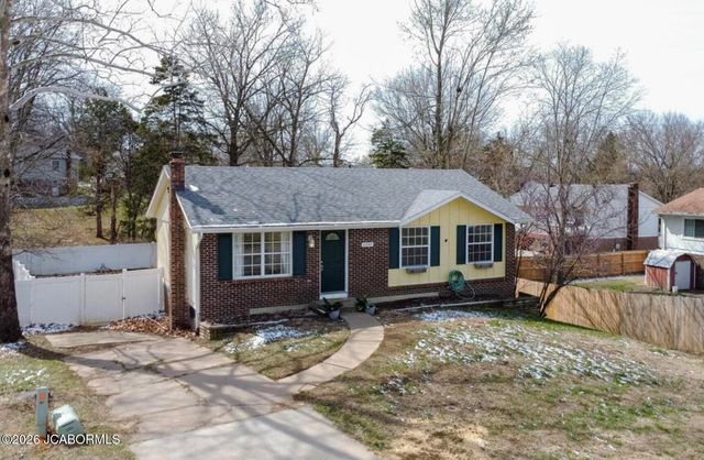 1335 GRANDVIEW DRIVE, Jefferson City, MO 65109