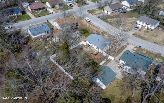 1335 GRANDVIEW DRIVE, Jefferson City, MO 65109