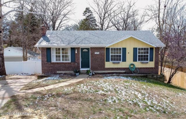 1335 GRANDVIEW DRIVE, Jefferson City, MO 65109