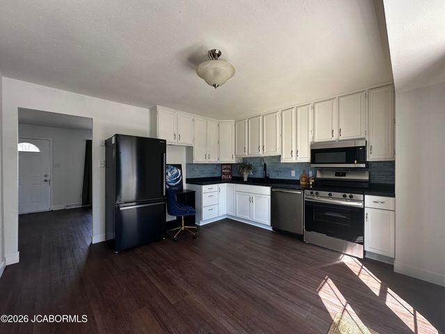 1335 GRANDVIEW DRIVE, Jefferson City, MO 65109