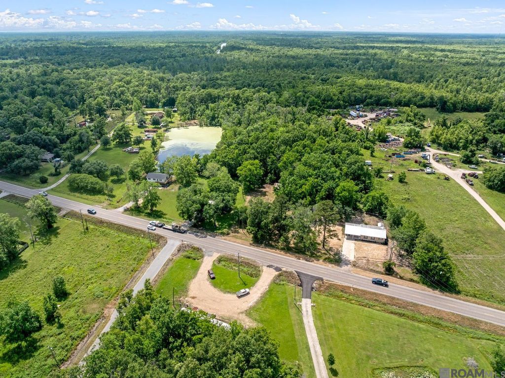 11321 La Hwy 22, St Amant, LA 70774