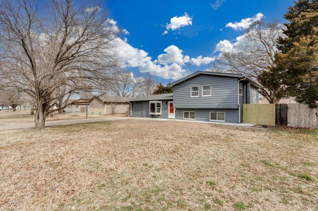 950 N Country Acres Ave, Wichita, KS 67212