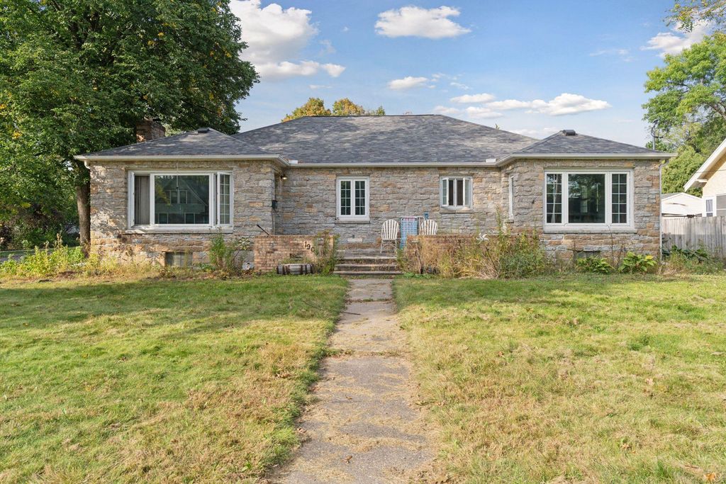 1905 Birch Lake Avenue, White Bear Lake, MN 55110