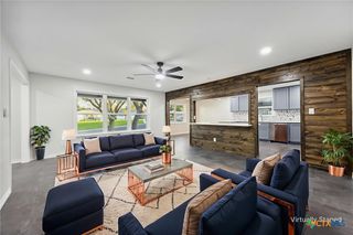 1305 W 1st Street, Lampasas, TX 76550