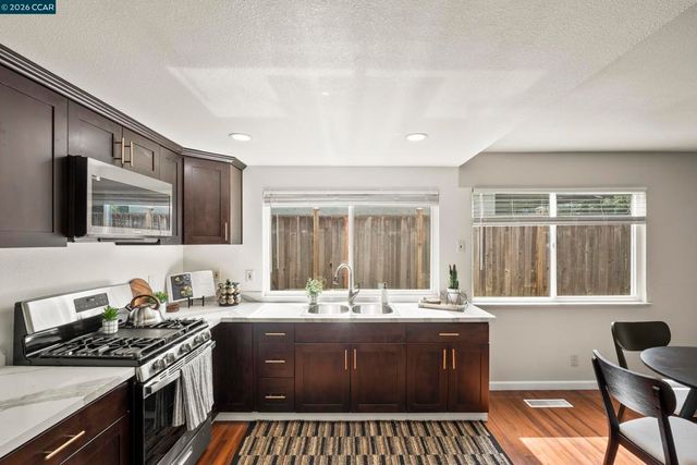 483 Brunswick Dr, Vallejo, CA 94591