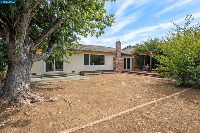 483 Brunswick Dr, Vallejo, CA 94591