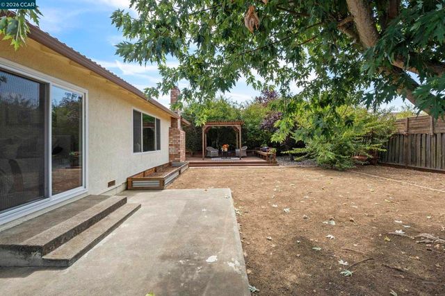 483 Brunswick Dr, Vallejo, CA 94591