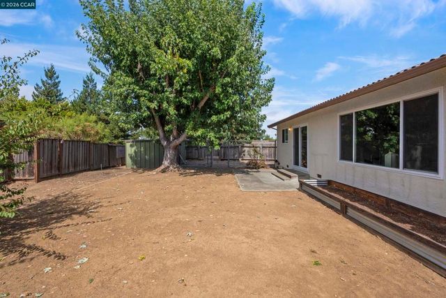 483 Brunswick Dr, Vallejo, CA 94591