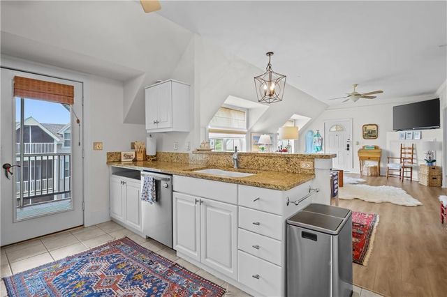 120 Shady Brook Circle, 301, St. Simons Island, GA 31522