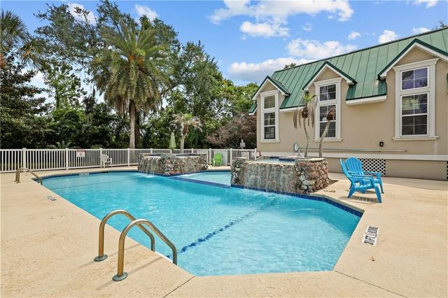 120 Shady Brook Circle, 301, St. Simons Island, GA 31522