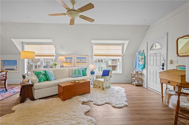 120 Shady Brook Circle, 301, St. Simons Island, GA 31522