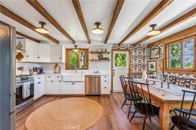 28901 Palisades Drive, Lake Arrowhead, CA 92352