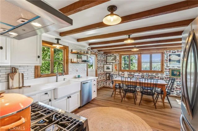 28901 Palisades Drive, Lake Arrowhead, CA 92352