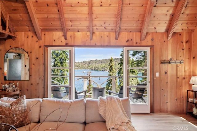 28901 Palisades Drive, Lake Arrowhead, CA 92352