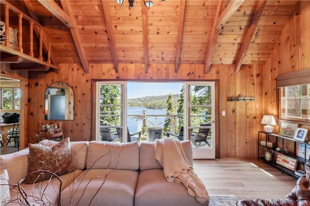 28901 Palisades Drive, Lake Arrowhead, CA 92352