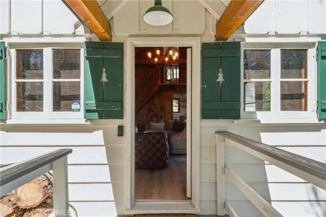 28901 Palisades Drive, Lake Arrowhead, CA 92352