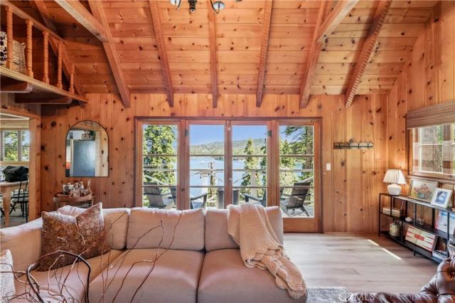 28901 Palisades Drive, Lake Arrowhead, CA 92352