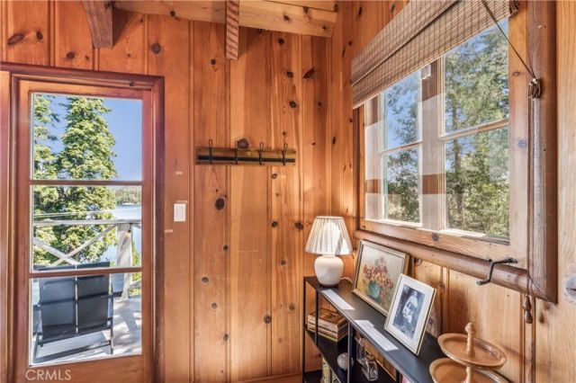 28901 Palisades Drive, Lake Arrowhead, CA 92352