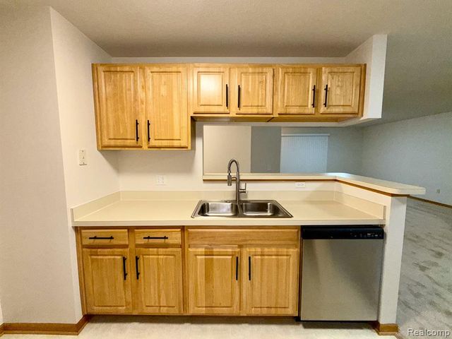 314 Marigold Circle, Westland, MI 48185