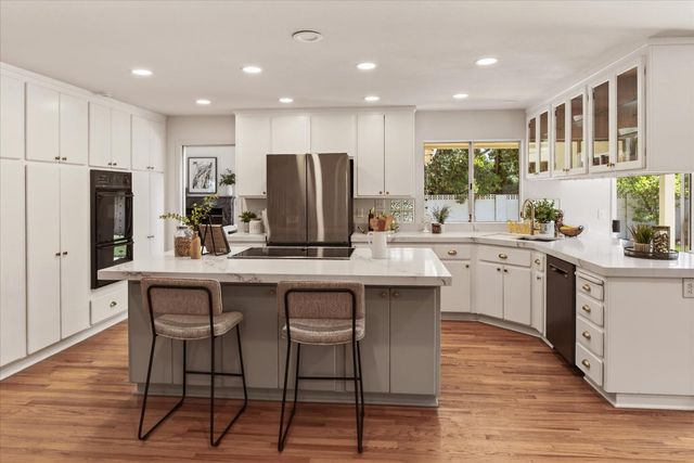 6894 Serenity Court, San Jose, CA 95120