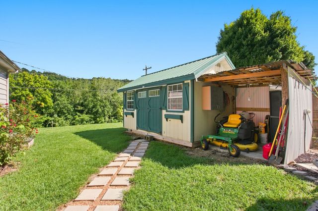 8565 Lawrenceburg Hwy, Mount Pleasant, TN 38474