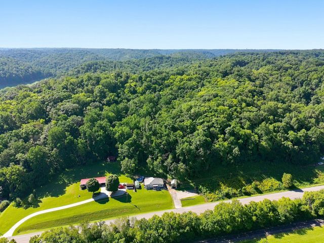 8565 Lawrenceburg Hwy, Mount Pleasant, TN 38474
