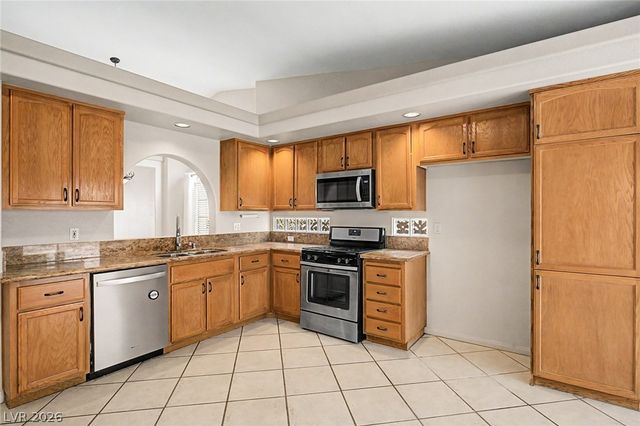 8713 Blazing Saddle Avenue, Las Vegas, NV 89129