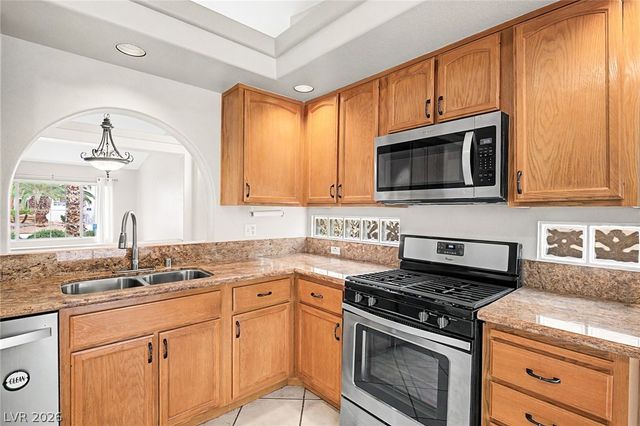 8713 Blazing Saddle Avenue, Las Vegas, NV 89129