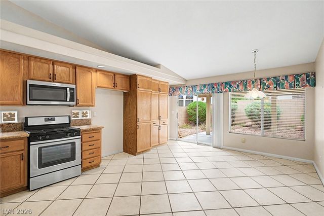 8713 Blazing Saddle Avenue, Las Vegas, NV 89129