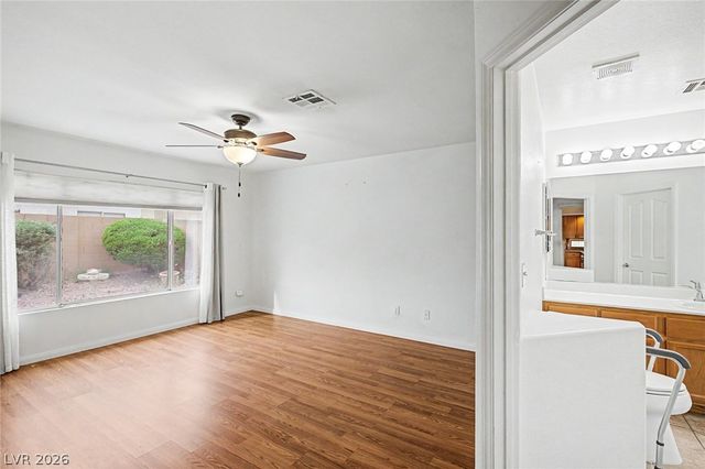 8713 Blazing Saddle Avenue, Las Vegas, NV 89129