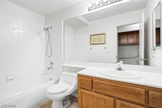 8713 Blazing Saddle Avenue, Las Vegas, NV 89129