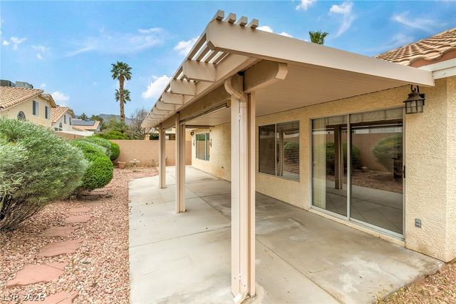 8713 Blazing Saddle Avenue, Las Vegas, NV 89129