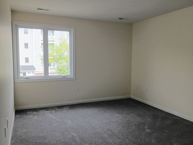 114 Burkhall St Q, Weymouth, MA 02190