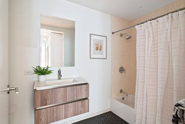 10 Farnsworth St 3B, Boston, MA 02210