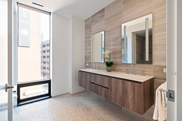 10 Farnsworth St 3B, Boston, MA 02210