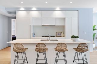 10 Farnsworth St 3B, Boston, MA 02210