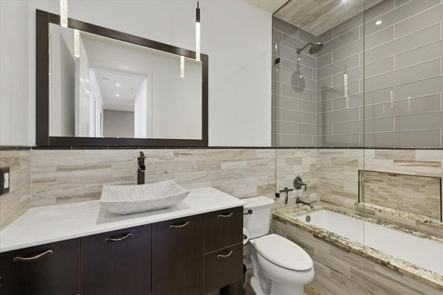3111 W DE LEON STREET 8, Tampa, FL 33609