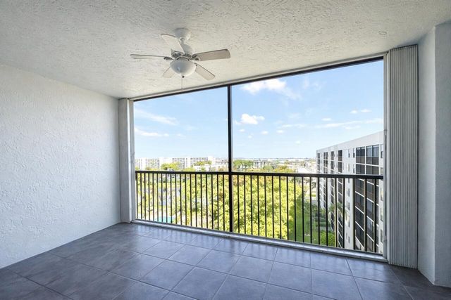 2205 S Cypress Bend Drive 908, Pompano Beach, FL 33069