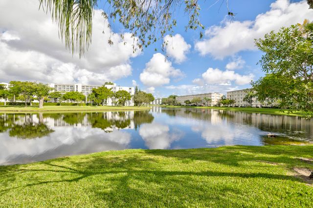 2205 S Cypress Bend Drive 908, Pompano Beach, FL 33069