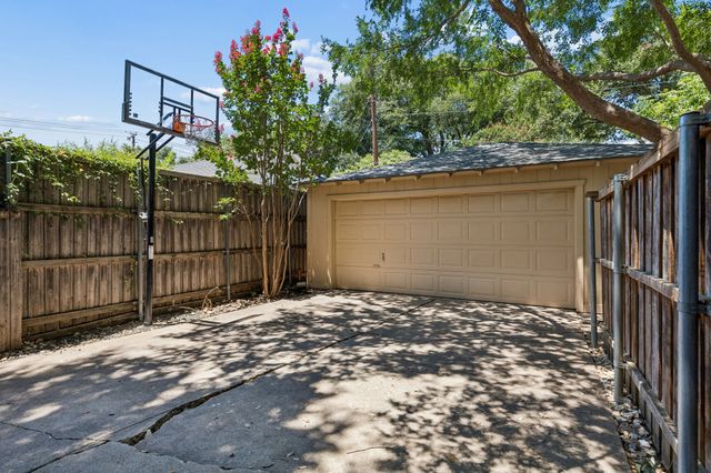 926 Chadwick Drive, Richardson, TX 75080