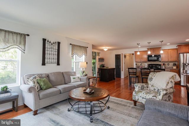73 COUNTRY SIDE LN, Leola, PA 17540